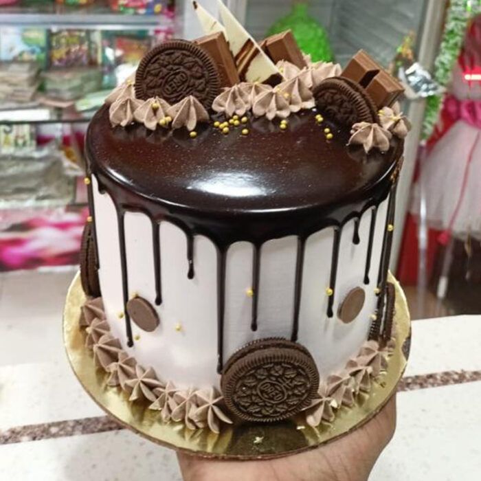 Delicious Fresh Cream Cake – Chocolate Oreo Kit Kat Cake - Image 1