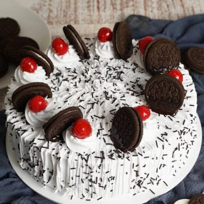 Delicious Fresh Cream Cake – Oreo Cookies Cake - Image 1