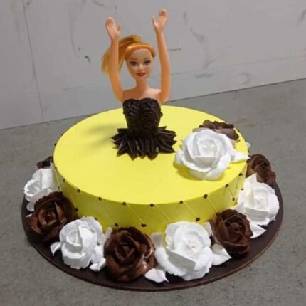 Delicious Fresh Cream Cake – King's Crown Cake Cake