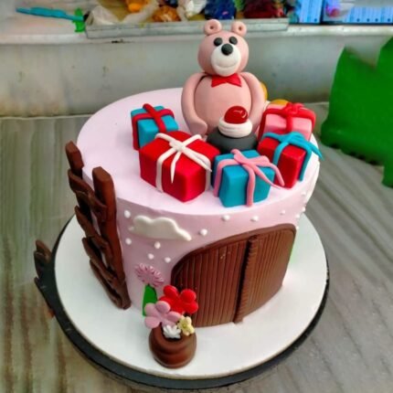 Delicious Fresh Cream Cake – King's Crown Cake Cake