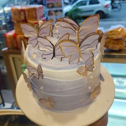 Delicious Fresh Cream Cake – King's Crown Cake Cake